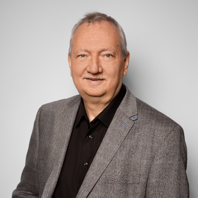 Dr. Bernd Kuznik